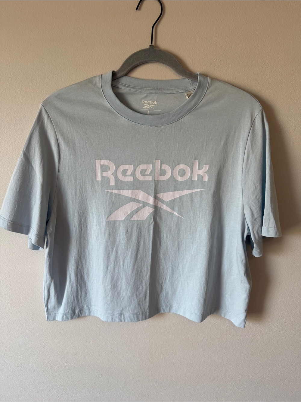 Reebok Women’s Light Blue Logo Crop T-Shirt